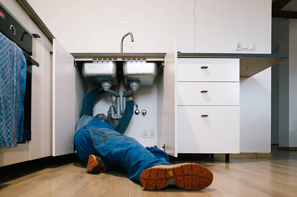Professional Plumbing technician working in Hillsborough, CA